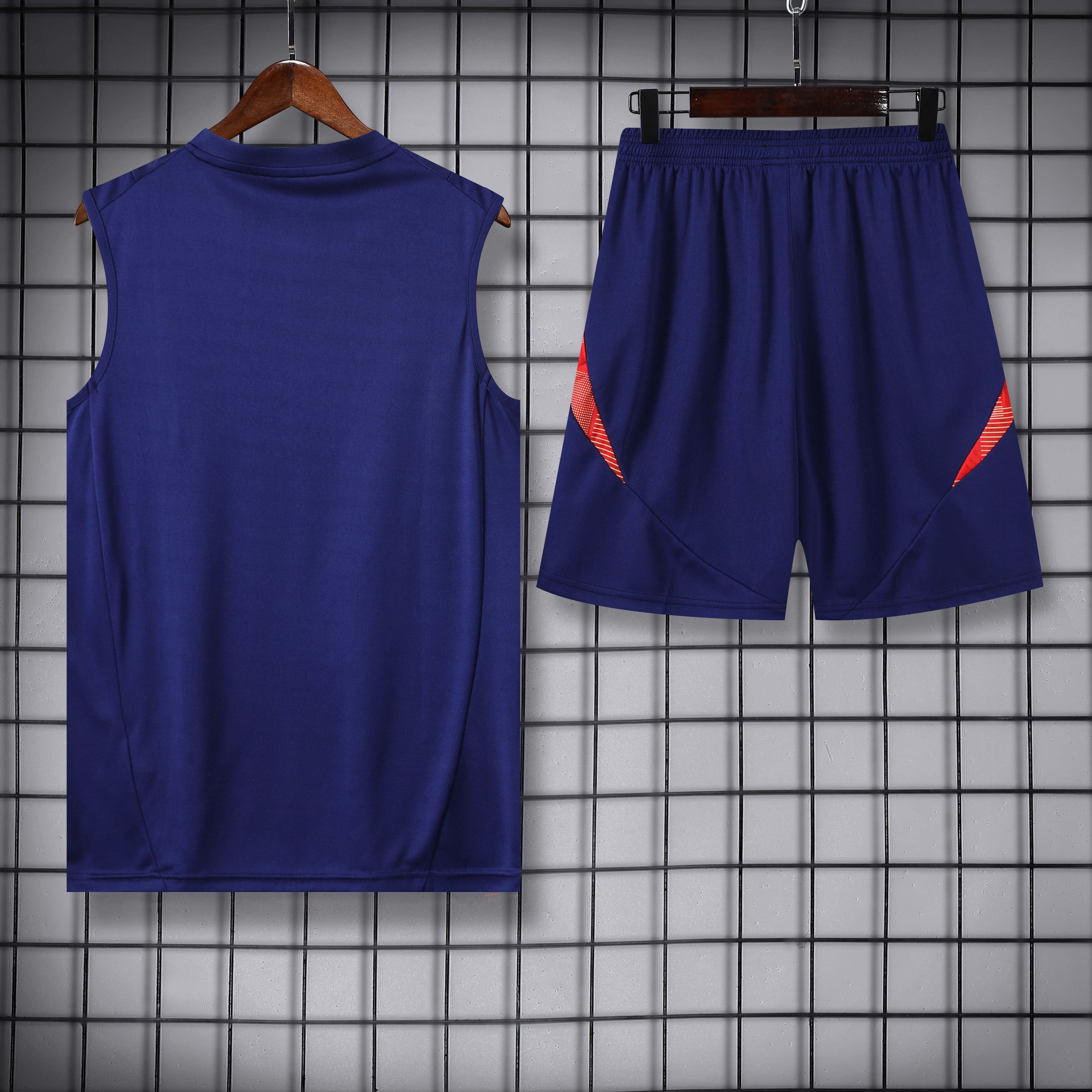 TRÄGERTOP + SHORTS SPANISCH