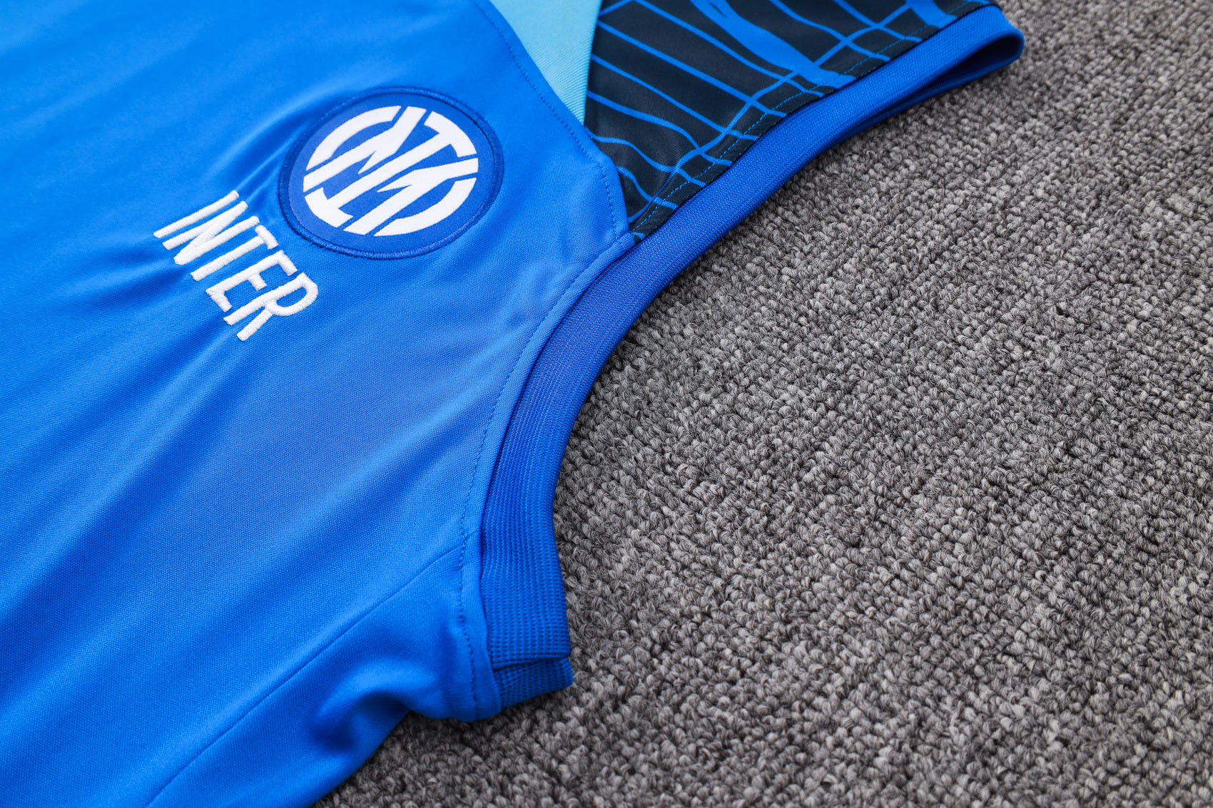 TANK TOP + SHORTS INTER 1