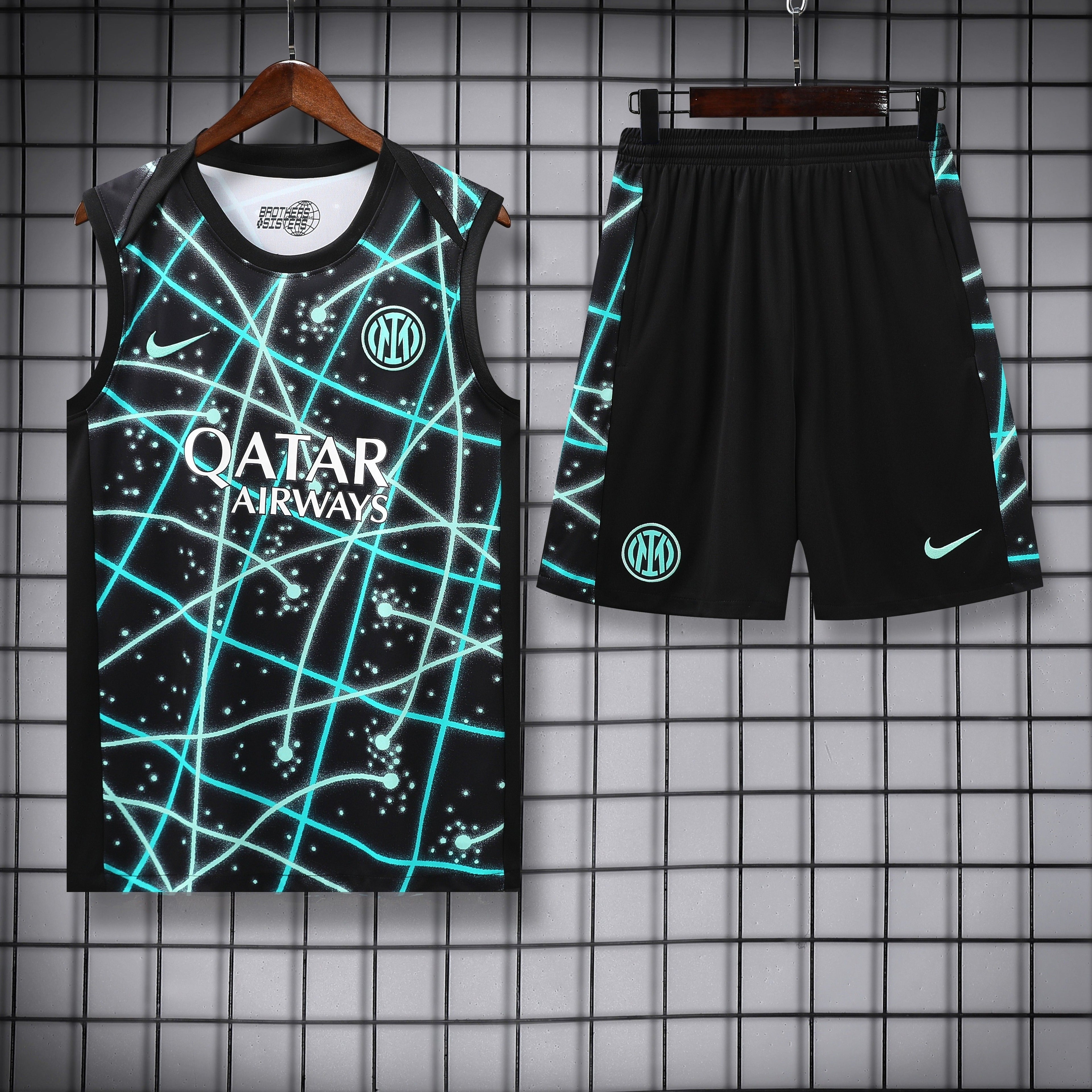 TANK TOP + SHORTS INTER